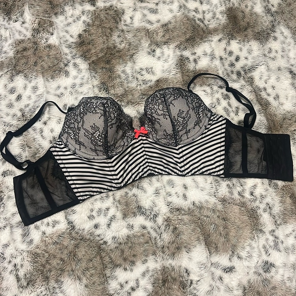 Victorias Secret Very Sexy Demi-buste 32D